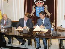Fotografía El Parlamento y la Universidad de Las Palmas firman un convenio de colaboración 