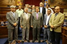 Fotografía El Parlamento recibe la visita de la Federación de Lucha Canaria 