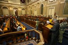 Fotografía Un centenar de niños saharauis visita el Parlamento de Canarias 