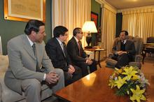 Fotografía Una delegación del Colegio Oficial de Agentes de Aduanas visita al Presidente del Parlamento 