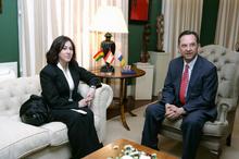 Fotografía La embajadora de Bolivia en  España visita el Parlamento 