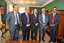 Fotografía El Presidente del Parlamento recibe al Secretario Nacional del Frente Democrático de Marruecos y a su delegación . 
