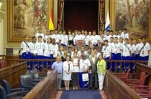 Fotografía Jóvenes promesas del deporte venezolano visitan el Parlamento de Canarias 