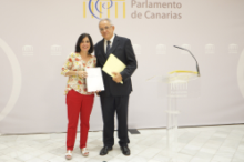 Fotografía El Comisionado de Transparencia entrega su informe anual a la presidenta del Parlamento de Canarias 