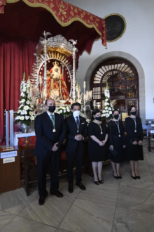 Fotografía El presidente del Parlamento de Canarias, Gustavo Matos, y la vicepresidenta de la Mesa, Rosa Dávila, asisten a la misa en honor a la virgen de Candelaria 