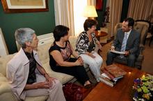 Fotografía La nueva Junta Directiva del Instituto de Estudios Canarios visita al presidente del Parlamento 