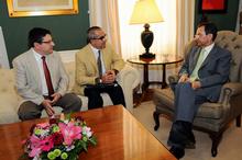 Fotografía  El Presidente del Parlamento de Canarias recibe la visita de miembros del COCATF 