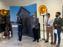 Fotografía El Parlamento acoge la exposición ‘186 escalones, en memoria de los canarios de Mauthausen’ 