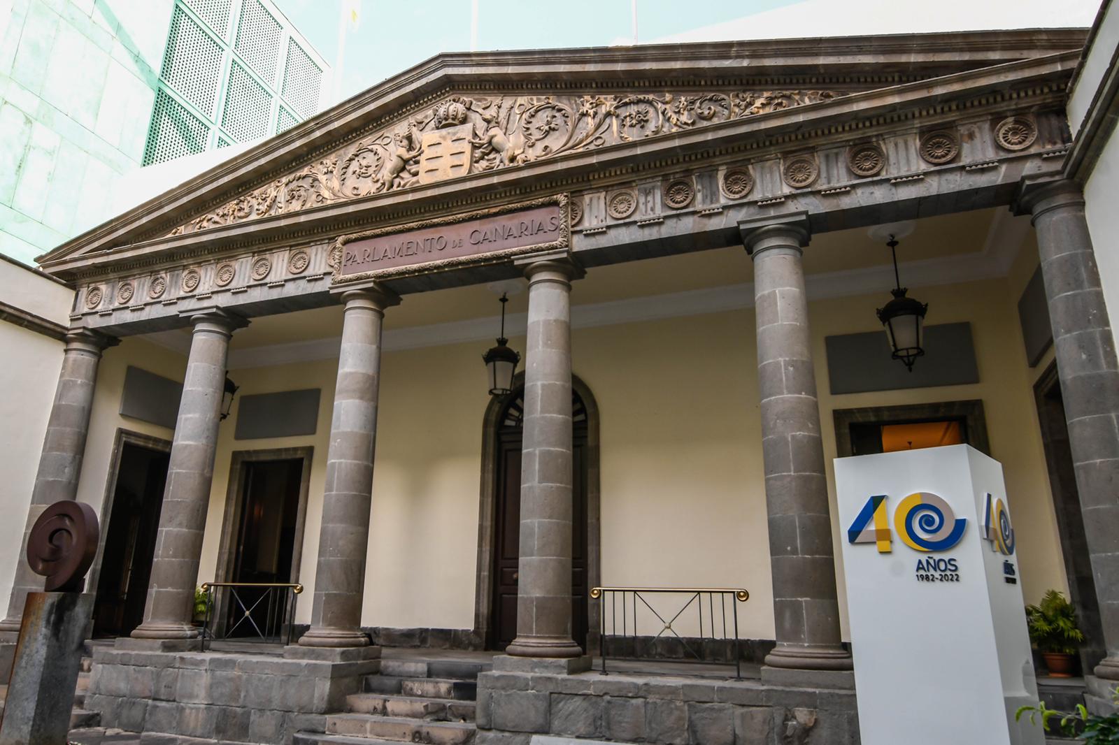Fachada del Parlamento de Canarias