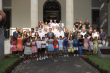 Fotografía El Parlamento de Canarias recibe la visita de los niños y niñas del programa ‘Vacaciones en paz’ que organiza la Asociación Canaria de Amistad con el Pueblo Saharaui 