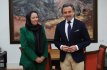 Fotografía El presidente del Parlamento de Canarias, Gustavo Matos, recibe a la cónsul de Marruecos, Fatiha El Kamouri 