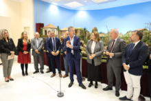 Fotografía El Belén del Parlamento rinde homenaje a las bajadas de la Virgen de Los Reyes y de las Nieves 