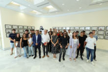 Fotografía Las viñetas de Pepe Farruqo, en el Parlamento canario hasta el 26 de septiembre 