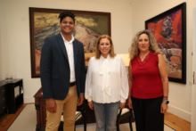 Fotografía La presidenta del Parlamento de Canarias recibe a la asociación Mi Mundo en Silencio, que reivindica mayor apoyo a las familias con implantes cocleares 