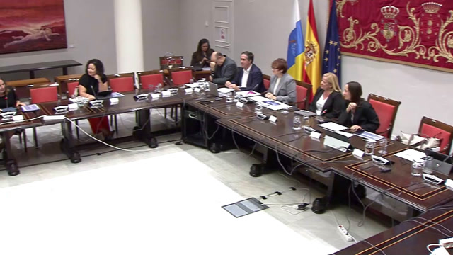 Presupuestos y Hacienda (06/nov/2025 12:00)