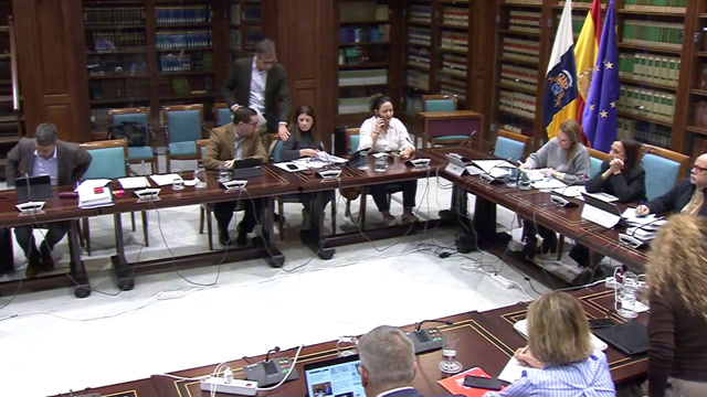 Presupuestos y Hacienda en Sala de Biblioteca