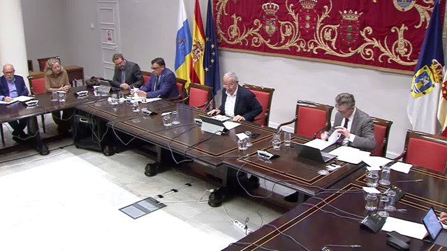 Comisión General de Cabildos Insulares en Sala de los Cabildos