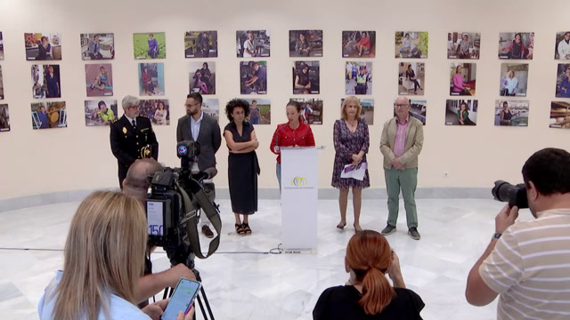 Inauguración de la exposición fotográfica "Mujeres con mayúsculas", de Mónica Rodríguez Medina