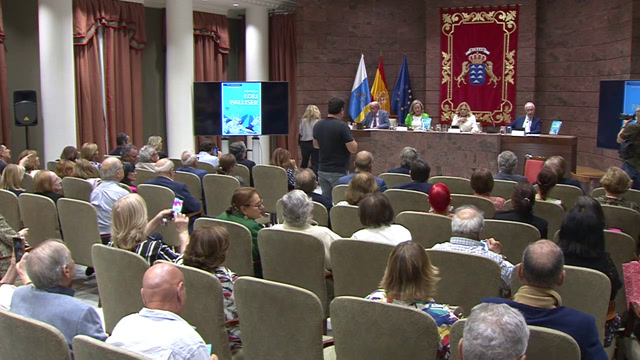 Presentación del libro "10 Paseos con Loli Palliser", de José Antonio Luján en Sala Europa